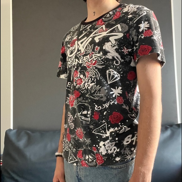Guess t-shirt (M) - Picture 2 of 4